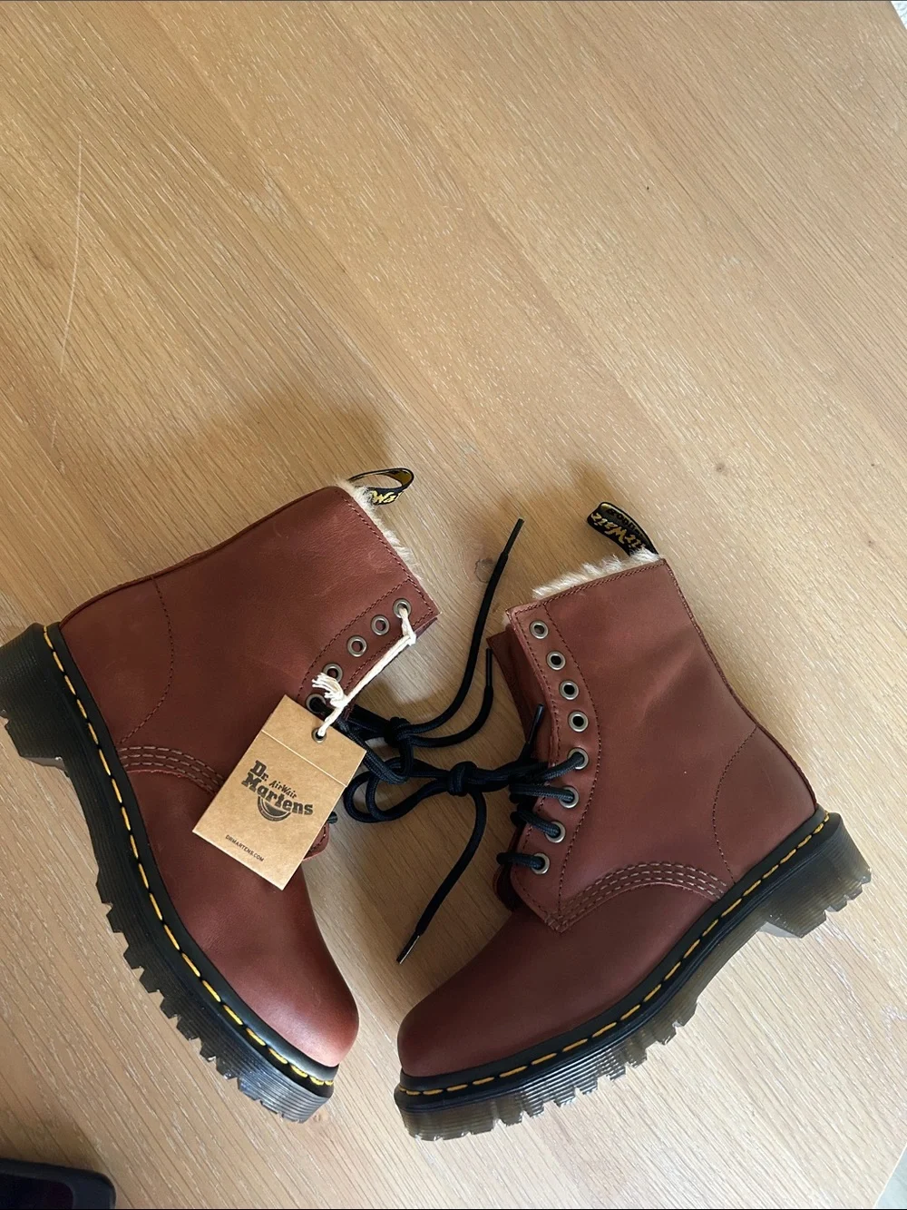 Dr. Martens  1460 Serena Faux Fur-Lined Leather Boots —SADDLE TAN, Size 5, NWT